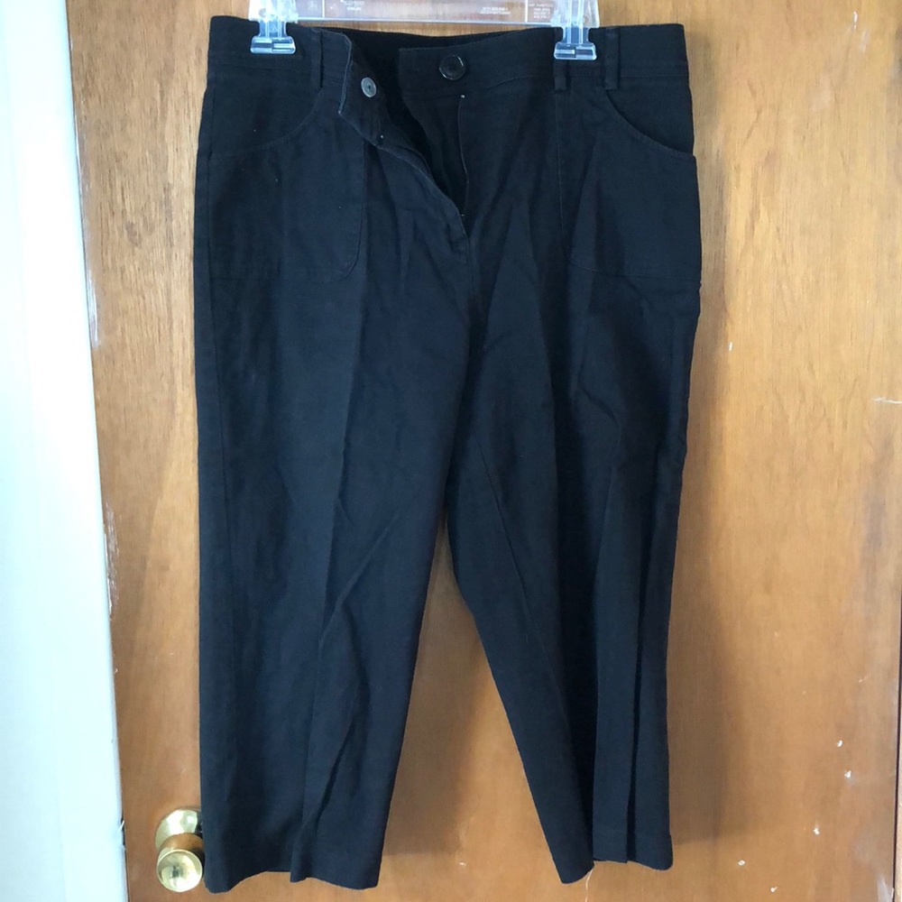 Black capris size 12